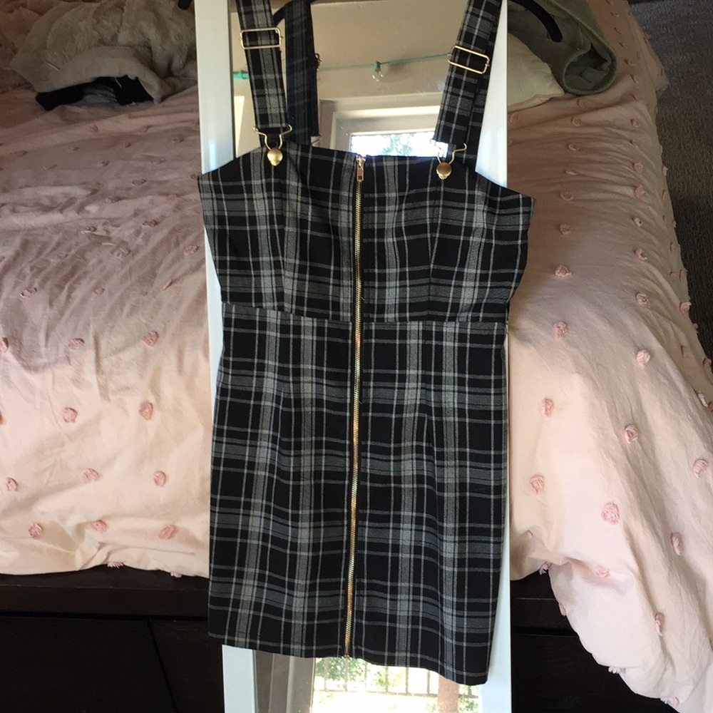 Black and grey zip up dress